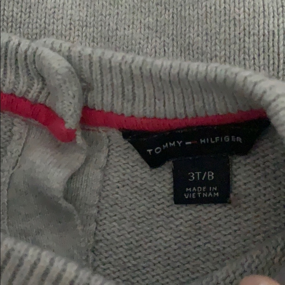 Small sweater. - Picture 3 of 3